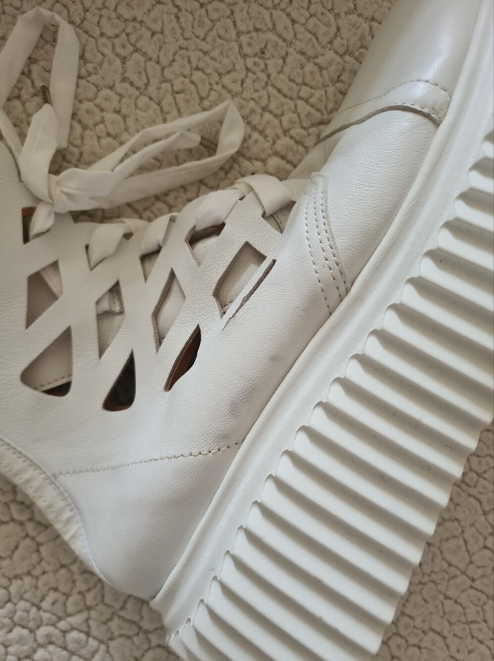 AGL Viggy Laser Cut White Leather Platform Ankle Boots EU 38 US 8 Org $491 - Picture 16 of 16